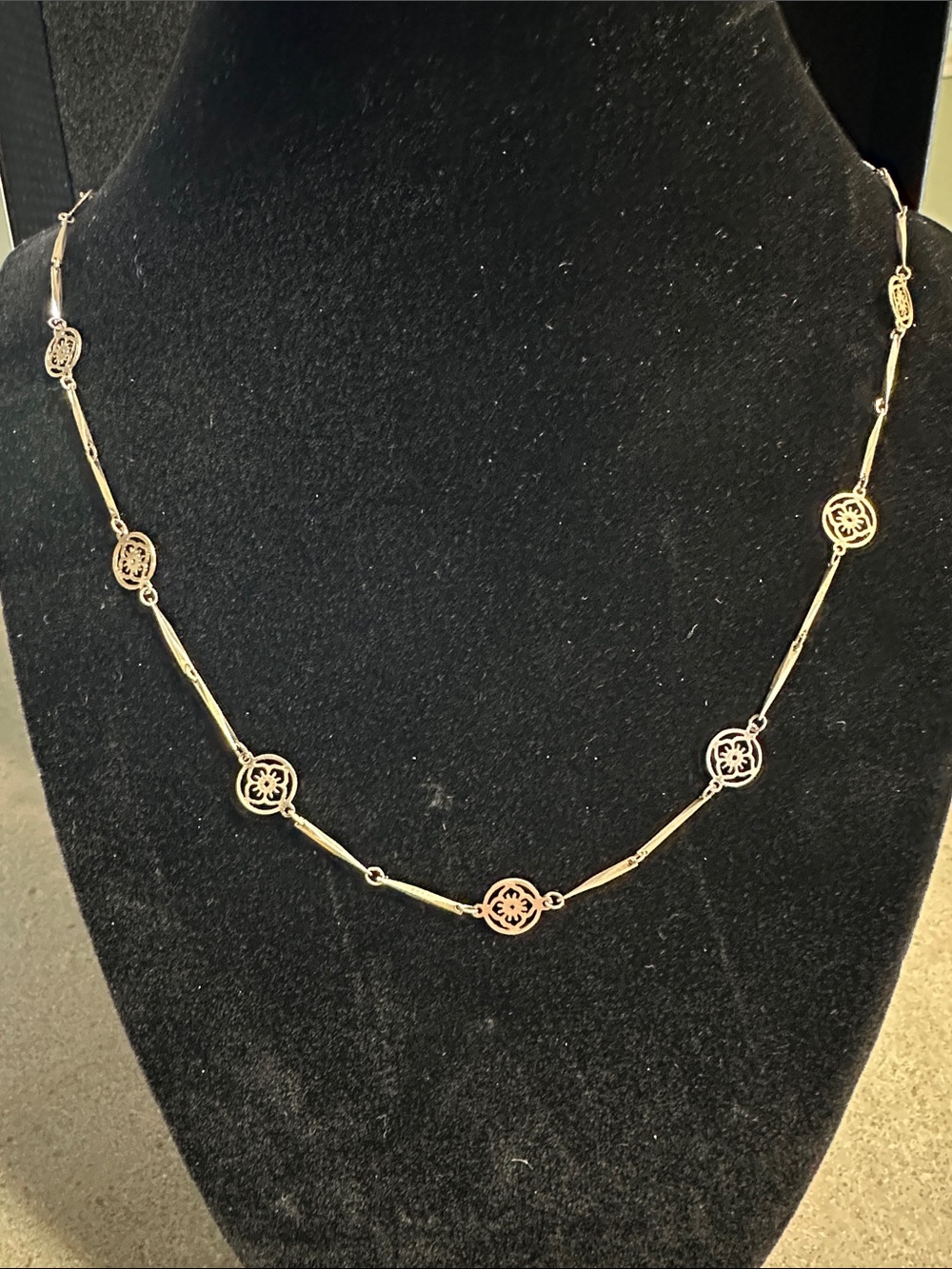 Vintage Avon “Flowerlace” Gold Tone Filigree Station Necklace
